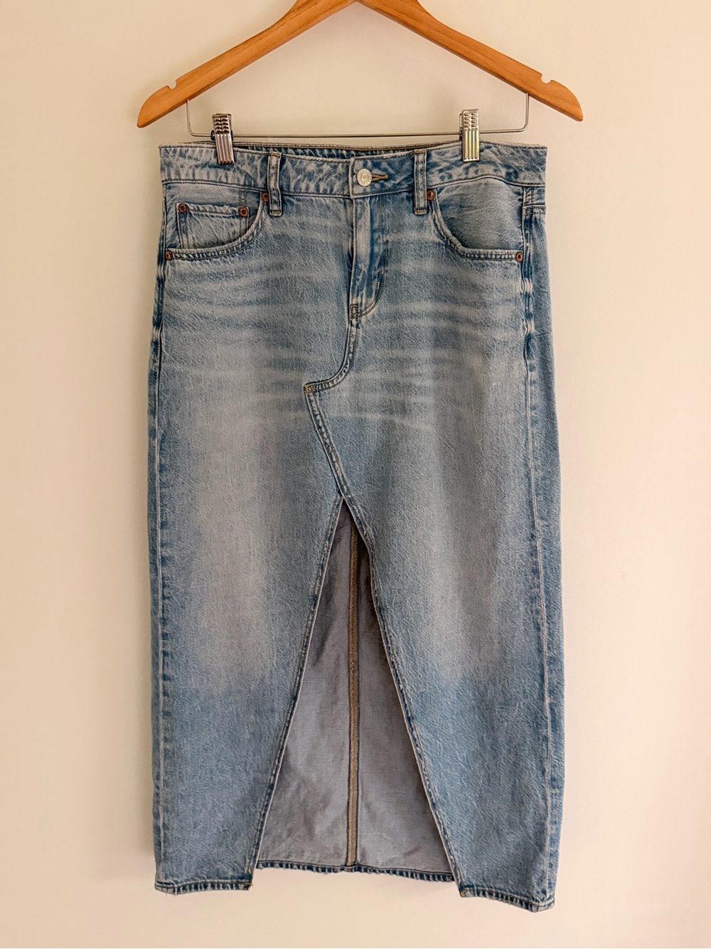 American Eagle Light Wash Denim Maxi Skirt Front Slit Size 4